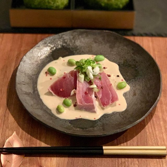 tuna tataki with wasabi creame sauce and pink pepper