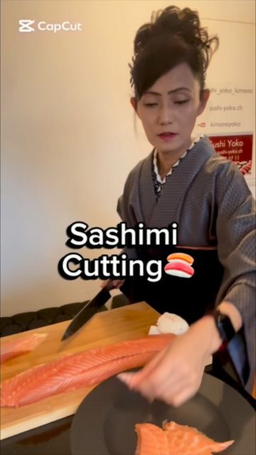 🍣✨ Learn to Slice Sashimi – Easy & Fun for Everyone! / Sashimi leicht gemacht! / 刺身の切り方を楽しく学ぼう！ 🔪🐟

Had so much fun with my students today! 🎉
In our 1-day sushi class / Sushi-Kurs / 寿司クラス では、
✅ You’ll learn easy sashimi slicing 🔪
✅ Perfekten Sushi-Reis kochen (auch im Topf!) 🍚
✅ 細巻き・裏巻き・手巻きも作れます 🍣

👩‍👩‍👧‍👦 Families welcome! / Familien sind herzlich willkommen! / ファミリー参加大歓迎！
Even children can do it easily – no experience needed!
お子さんでも簡単にできます。初めてでも大丈夫です。😊
I teach slowly and kindly / Ich erkläre alles ruhig und freundlich / 丁寧にゆっくり教えますのでご安心ください 💕

🎁 Looking for a special gift? / Suchen Sie ein besonderes Geschenk? / プレゼントにもぴったり！
How about giving a sushi class? 🍣
Wir schicken Ihnen einen Geschenkgutschein mit Name 🎟
お名前入りギフト券をお送りします！

👉 Book or get your voucher here / Hier buchen / ご購入はこちら：
🌐 www.sushi-yoko.ch/voucher-7￼
📲 @sushi_yoko_com

#sushi #sushiclass #familienfreundlich #japanischkochen #sushiyoko #sashimi #familyfriendly #zurich #winterthur #寿司教室 #子供と料理 #簡単寿司 #親子クラス