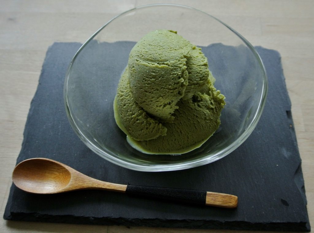 Green tea ice (matcha ice)